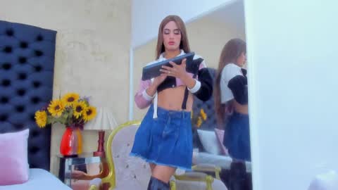 Nahomi  online show from 09.08.25