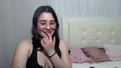 Nahomy online show from 12.12.24