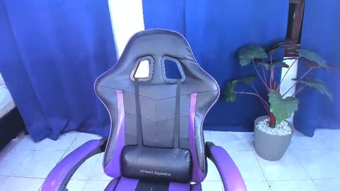 Snapshot of nahomy_ryans chatting on 10.08.25 Nahomy online show from 10.08.25