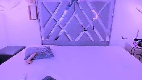 Snapshot of nahomy_ryans chatting on 10.14.25 Nahomy online show from 10.14.25