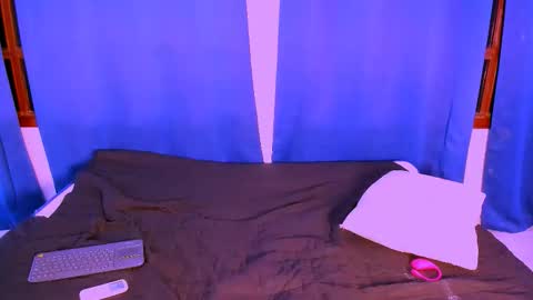 Snapshot of nahomy_ryans chatting on 10.25.25 Nahomy online show from 10.25.25