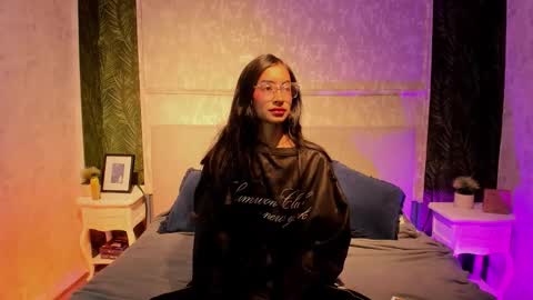 Nahomy  online show from 01.07.26