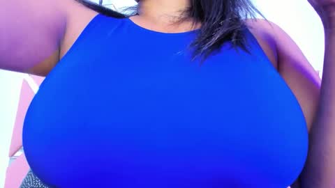 Nahomy online show from 11.12.25