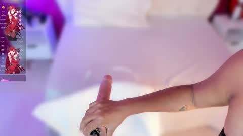 Snapshot of nahomyroberts chatting on 02.25.25 Nahomy Roberts online show from 02.25.25