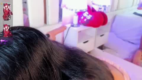 Snapshot of nahomyroberts chatting on 10.18.25 Nahomy Roberts online show from 10.18.25