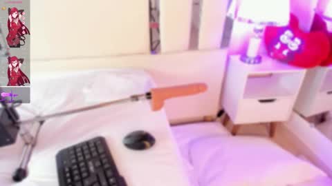 Snapshot of nahomyroberts chatting on 10.31.25 Nahomy Roberts online show from 10.31.25