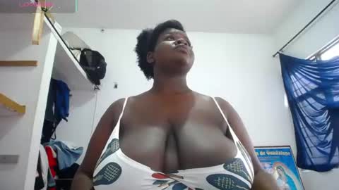 Snapshot of nahybig_boobs chatting on 07.02.26 Karatbby online show from 07.02.26