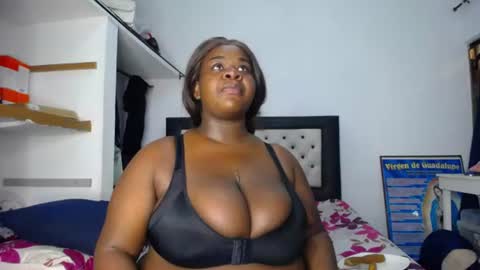 Snapshot of nahybig_boobs chatting on 07.23.26 Karatbby online show from 07.23.26
