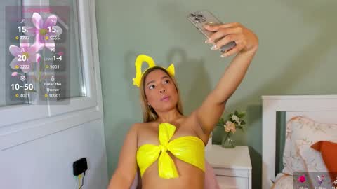 Snapshot of naia_7 chatting on 02.15.26 Mile online show from 02.15.26