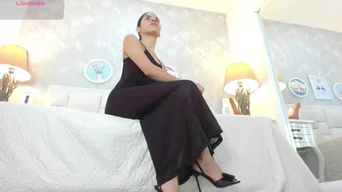 naia_cox online show from 11.04.25