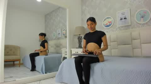 Snapshot of naia_cox chatting on 05.25.26 naia_cox online show from 05.25.26