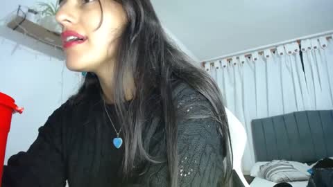 Naia online show from 01.04.25