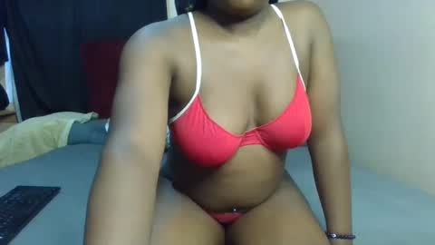 Snapshot of nailastars chatting on 01.12.25 Dear online show from 01.12.25