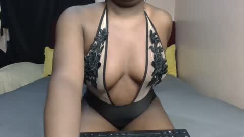 Snapshot of nailastars chatting on 02.22.25 Dear online show from 02.22.25