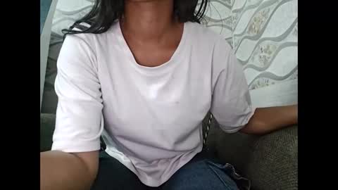 Snapshot of naina00123 chatting on 10.25.25 Naina online show from 10.25.25