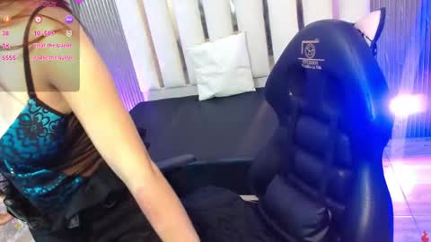 Snapshot of naisha_tay chatting on 05.27.26 aimi online show from 05.27.26