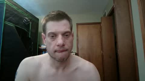 Snapshot of nakedcav chatting on 02.01.26 NakedClown online show from 02.01.26