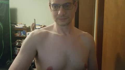 Snapshot of nakedcav chatting on 04.29.26 NakedClown online show from 04.29.26