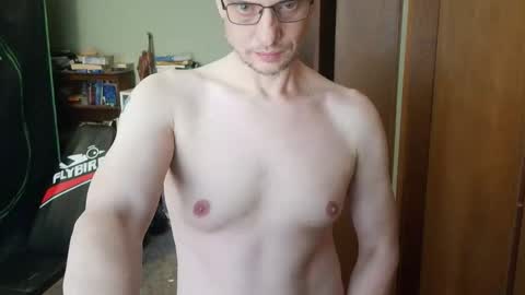 Snapshot of nakedcav chatting on 05.01.26 NakedClown online show from 05.01.26