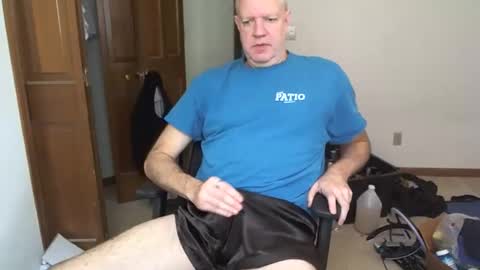 Snapshot of nakedilmale chatting on 12.15.25 Tip 100 for my full real name online show from 12.15.25