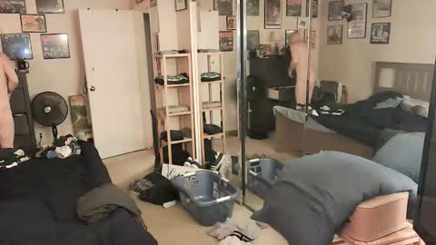 Snapshot of nakedmonkey chatting on 04.19.26 nakedmonkey online show from 04.19.26