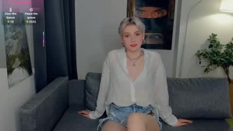 Kate online show from 10.17.25