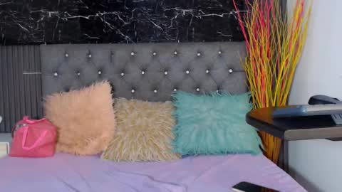 NALAROY online show from 02.25.25