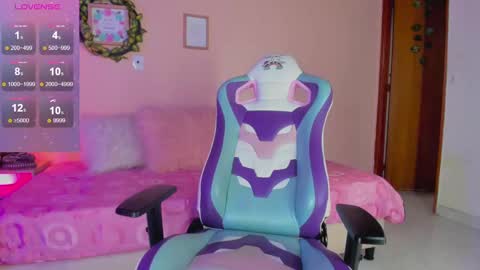 Nalia Adams online show from 03.04.25