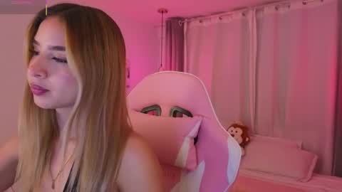 Snapshot of nallahh_ chatting on 11.16.25 Nallah online show from 11.16.25