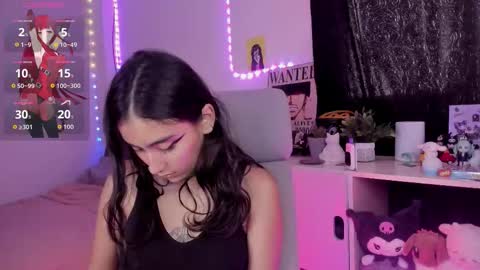 nami_white online show from 10.25.25