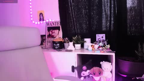 nami_white online show from 11.02.25