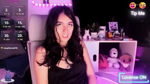 nami_white online show from 11.09.25