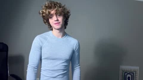 Snapshot of namiraaxel chatting on 10.10.25 Georges online show from 10.10.25