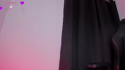 Snapshot of nanaleon chatting on 12.23.24 online show from 12.23.24