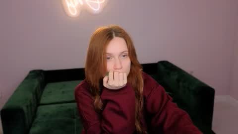 Snapshot of nanami_v02 chatting on 09.28.25 Maeve online show from 09.28.25