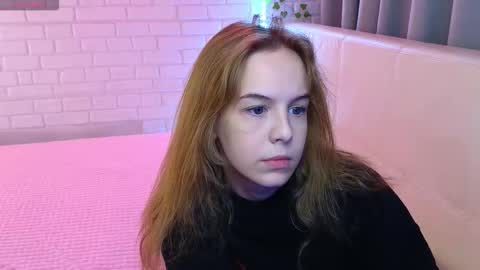 Snapshot of nanami_v02 chatting on 09.29.25 Maeve online show from 09.29.25