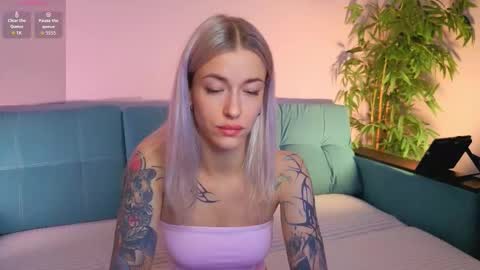 Snapshot of nanami_v02 chatting on 10.05.25 Maeve online show from 10.05.25