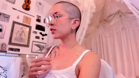 Snapshot of nanaxnana chatting on 05.06.26 Alma Maria online show from 05.06.26