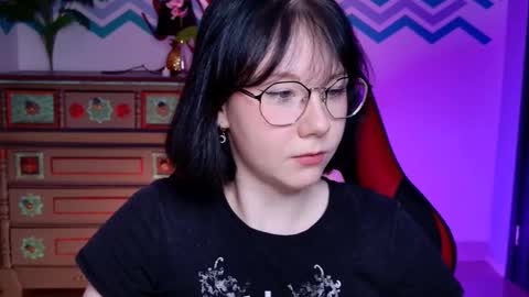 Snapshot of nancymartinez chatting on 10.18.25 nancymartinez online show from 10.18.25