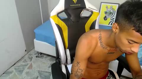 Snapshot of nando_col chatting on 10.28.25 nando_col online show from 10.28.25