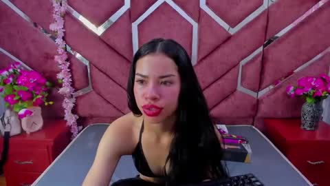 Snapshot of nanis_james21 chatting on 10.26.25 nanis james21 online show from 10.26.25