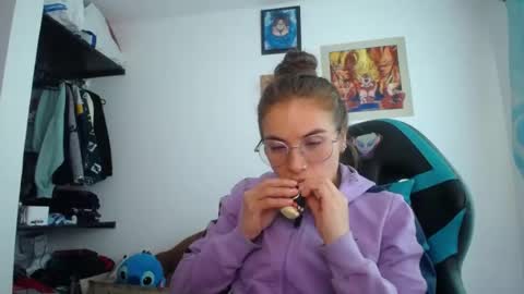 Snapshot of nanna_yoshi chatting on 07.27.26 nanna yoshi online show from 07.27.26
