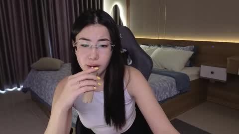 Naomi online show from 02.08.26