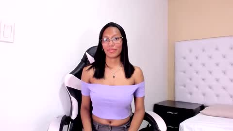 naomi_keen online show from 09.28.25