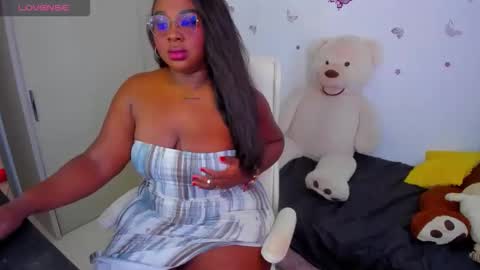 Snapshot of naomi_kiing chatting on 05.13.26 Nathalia King online show from 05.13.26