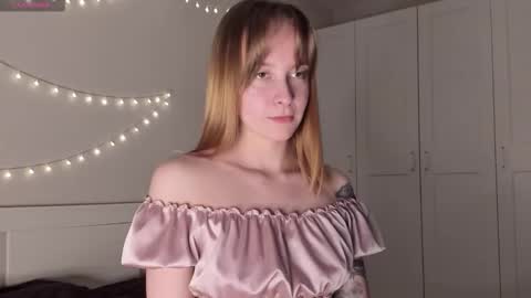 Snapshot of naomi_oops chatting on 10.19.25 Naomi online show from 10.19.25