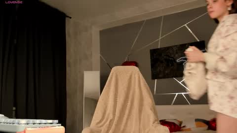 Snapshot of naomi_reiss chatting on 03.02.26 naomi_reiss online show from 03.02.26