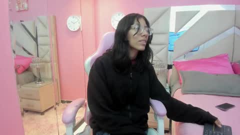 naomi_sara online show from 09.21.25