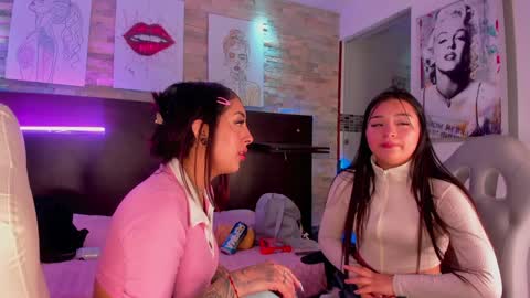 my main account is missnickeloo online show from 12.02.24