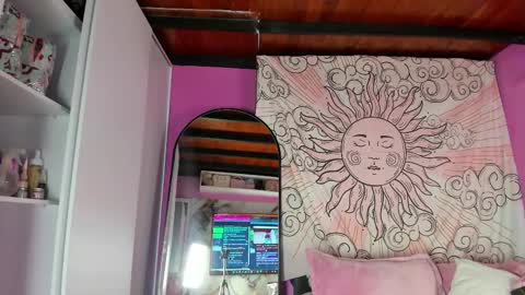 my main account is missnickeloo online show from 09.29.25